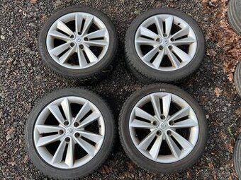 205. sada zimní alu kola 225/45 r17 5x114,3 Renault