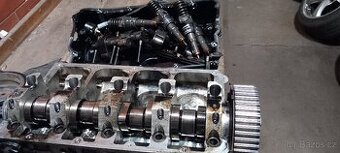 Motor BLS  1.9 tdi   hlava   Blok  vstriky