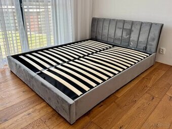 Postel polstrovaná 140 x 200