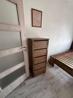 Komoda z dubového dřeva