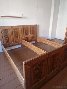 Stará postel