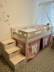 Dětská postel z masivu, schody s úložným prostorem - 1