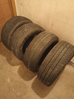 Letni pneu Pirelli Chrono 215 / 60 / 16C