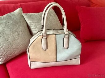 Kabelka do ruky 27 X 34 cm.