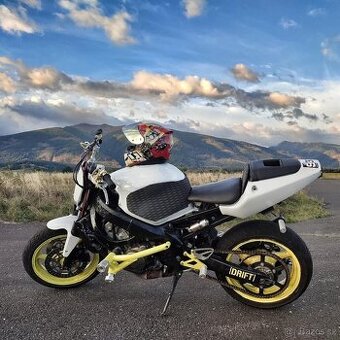Honda CBR 600 f4i Stunt