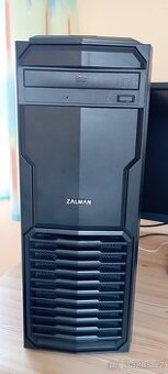 Zachovalý starší PC na běžné používaní s OS Fedora 42