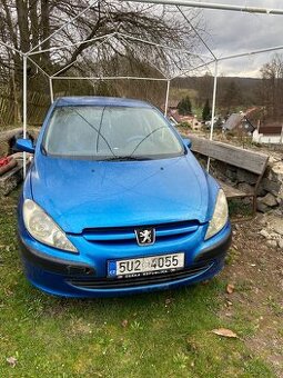 Auto na náhradní díly