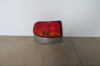 Zadní světla Toyota Carina