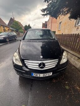 Mercedes-benz A200 100kw automat