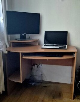 Prodám počítačový stůl se stojanem na monitor