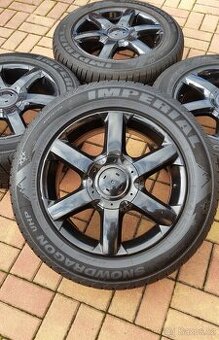 Zimní sada VOLKSWAGEN T5 T6 5x120 R17 pneu 235/55/17 r. 2023