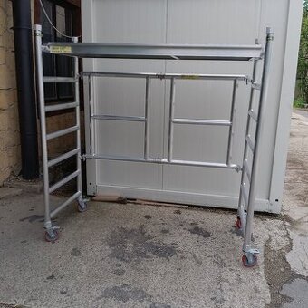 Pojízdné interiérové lešení - skládací rám