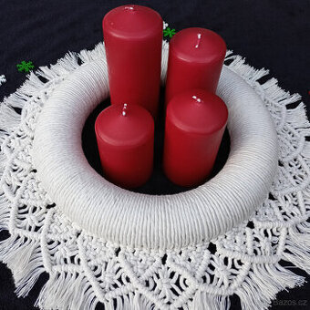 Nádherný adventní věnec, macramé. Nový