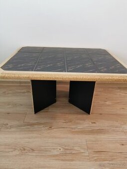 Konferenční stolek