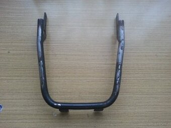 Držáky zadního světla a zadní světlo na Jawa 350 634