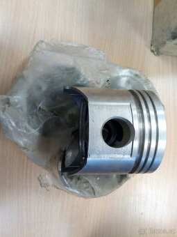 Nové písty Tatra 603 / závodní Škoda