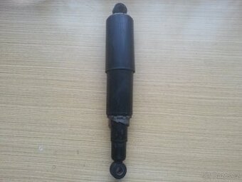 Plast a držák předního světla a zadní tlumič na Jawa 350 634