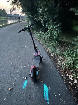 Segway KickScooter P100SE (8/2023, málo jetá, doma, odemčená