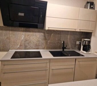 Moderní linka se spotřebiči a ostrůvkem,6227