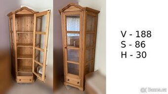 Rohová vitrína zn. UNIS-N - masiv