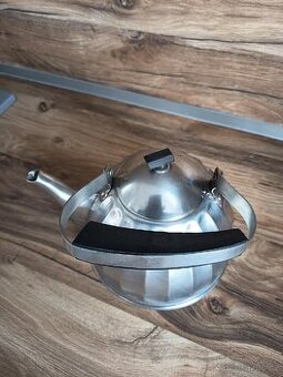 Retro mosazná konvička