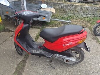 DERBI ATLANTIS 50 2t pouze 2500km