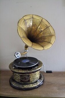 Gramofon s mosaznou troubou - kulatý zlatý