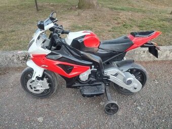Dětská elektromotorka BMW