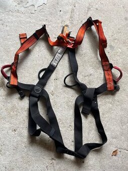 Sedák, lezecky uvazek, vazák - prace ve vyskach