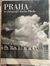 Kniha Praha ve fotografii Karla Plicky