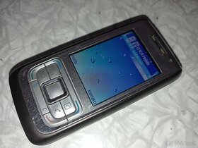 Nokia E65 pěkná a funkční