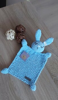 Háčkovaný Usínáček králíček- Světle modrý- Skladem