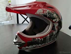 Prodám dětskou moto helmu a chrániče - 1
