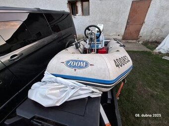 Nafukovaci motorovy clun
