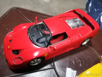 Bburago Ferrari F50, 1:18 červené
