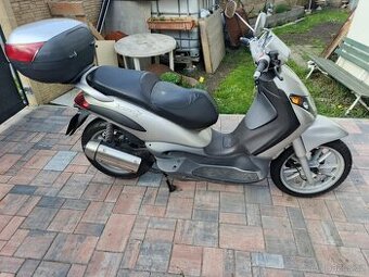 Prodám skútr Piaggio Beverly 124 11 kW