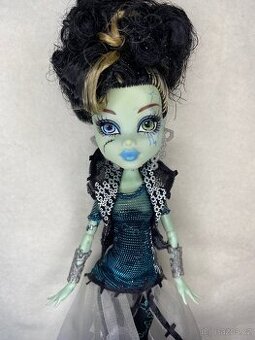 Monster high Frankie Stein Ghouls rule