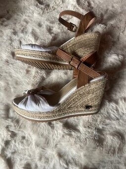 Espadrilky sandály na klínku platformě
