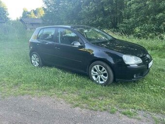 Vw golf 5 1.6 benzín Nová STK