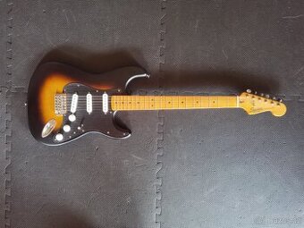 Elektrická kytara Squier Strat 40th Anniv W2CSB