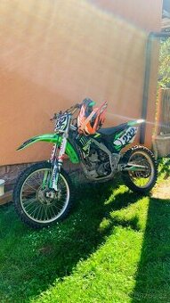 Kawasaki KXF250 NA POSKLÁDÁNÍ
