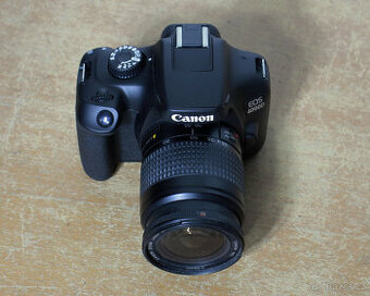 Nová digitální zrcadlovka Canon EOS.