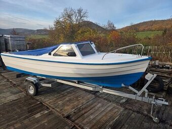 Lod, člun 5x1.9m, i vlek, motor elektrický start