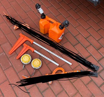 Věci do lesa. dřevorubecké vybavení Stihl
