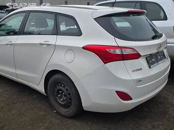 bouraný Hyundai i30 CW