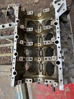 blok motoru bmw n63b44