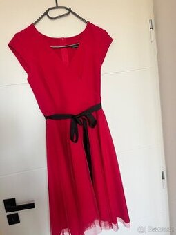 Společenské šaty velikost 38