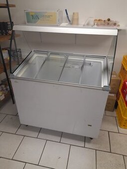 Zmrzlinová mrazící vitrína