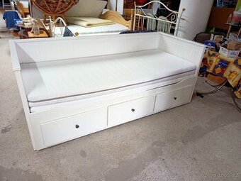 Prodám krásnou rozkládací postel IKEA HEMNES