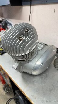 Motor Jawa 250/S553 Libeňák po GO